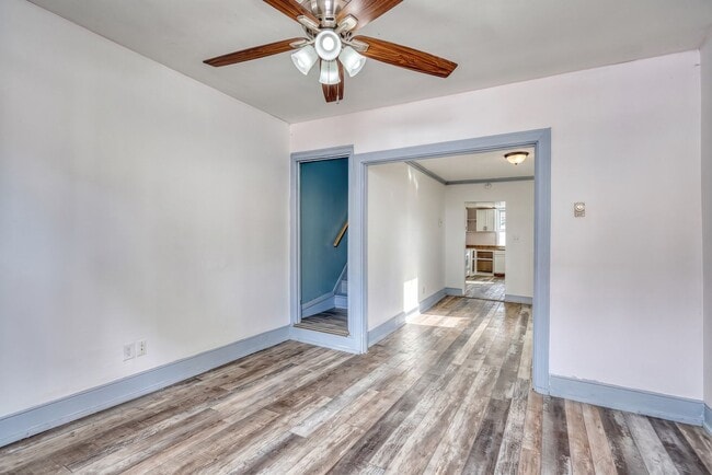 Building Photo - Newly Renovated 3 bedroom, 1 bedroom townhouse