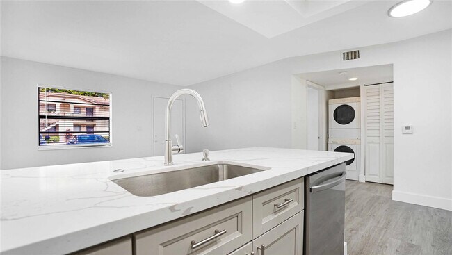 Building Photo - 9466 Boca Cove Cir