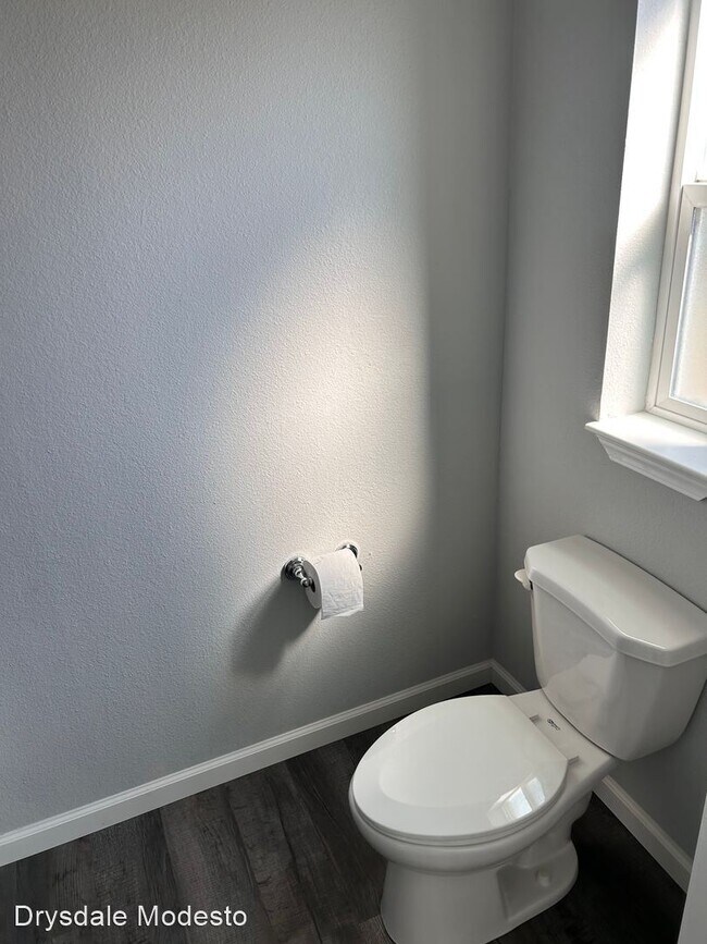 Building Photo - 2 br, 1.5 bath House - 3623 Toomes Rd.