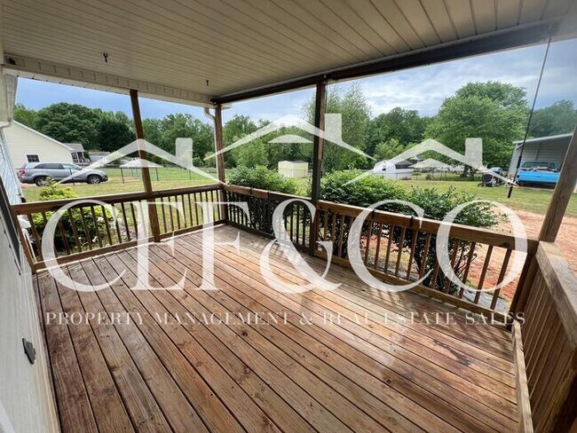 Building Photo - 5359 Parris Bridge Rd