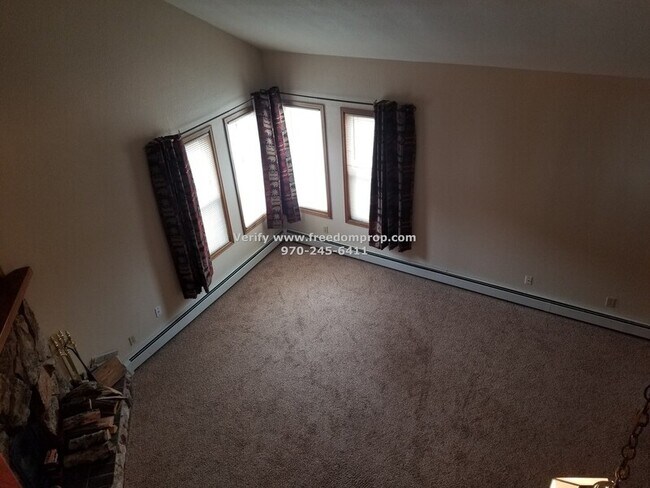 Building Photo - 374 1/2 Ridge View Drive