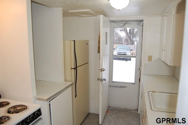 Building Photo - 4535 Nicholas St