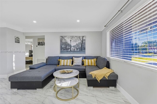 Building Photo - 6600 NE 20th Way