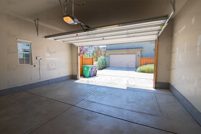 Building Photo - 10294 E 59th Ave