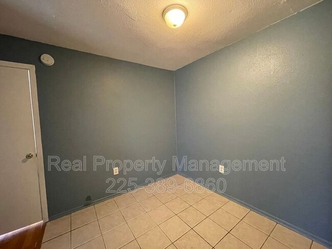 Building Photo - 2246 Anne Marie Dr