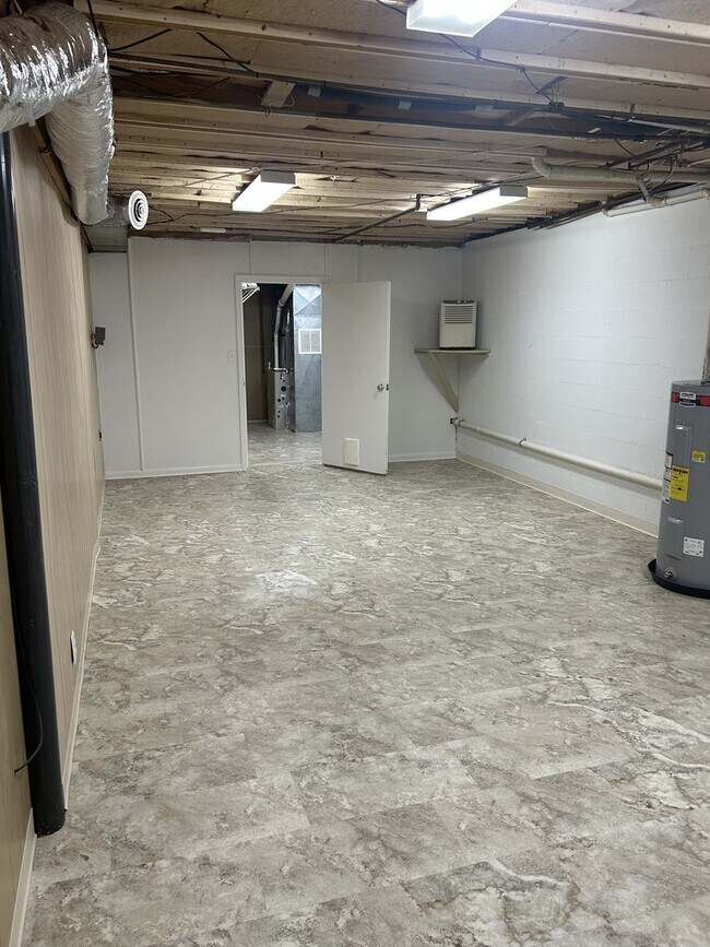 Building Photo - 580 Highland Ave NW