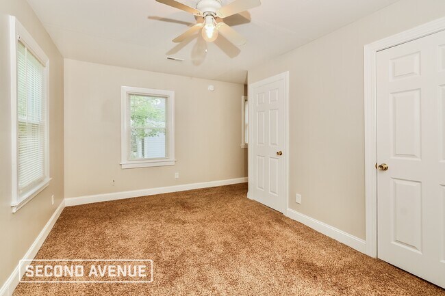 Building Photo - 3746 Kahlert Ave