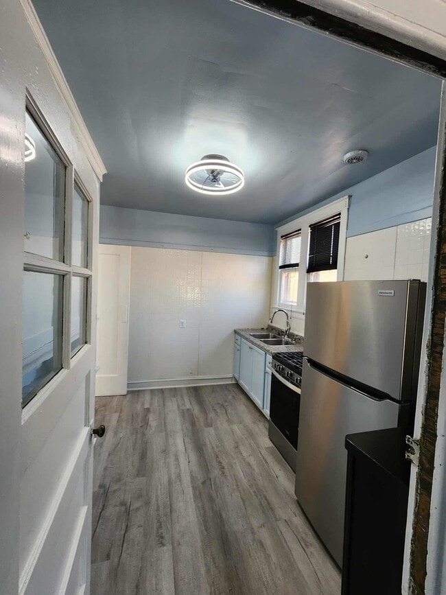 Building Photo - 7553 S Luella Ave
