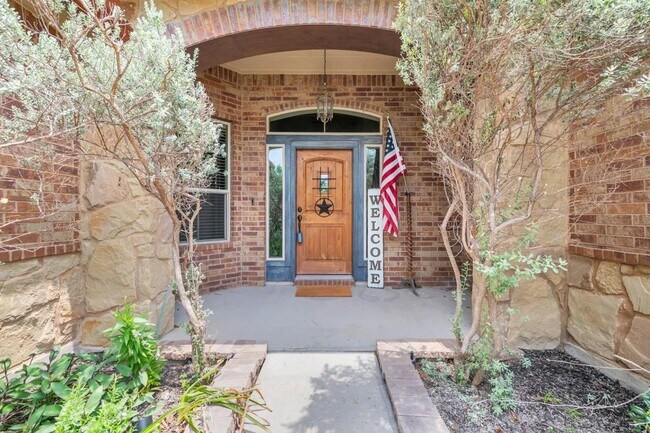 Building Photo - 833 TUSCAN Rd
