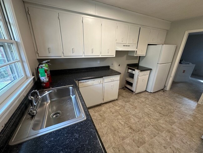 Building Photo - 107 Hope Dr