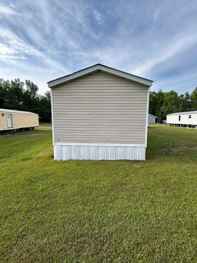 Building Photo - 112 Briarcreek Ln