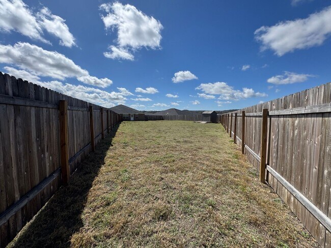 Building Photo - 1234 Lehmann Dr