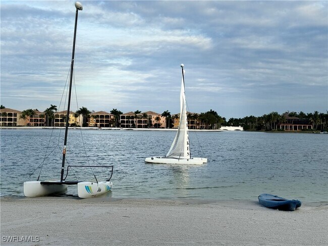 Building Photo - 10160 Bellavista Cir