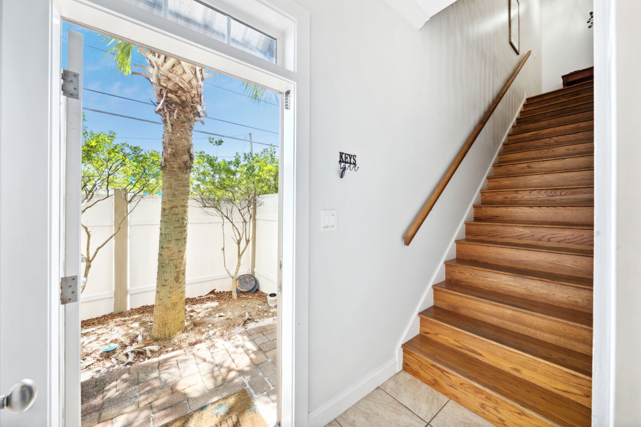 Building Photo - 6226 Thomas Dr