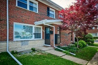 Building Photo - 926 N Boxwood Dr
