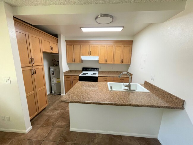 Building Photo - Centrally Located McKeon Condo