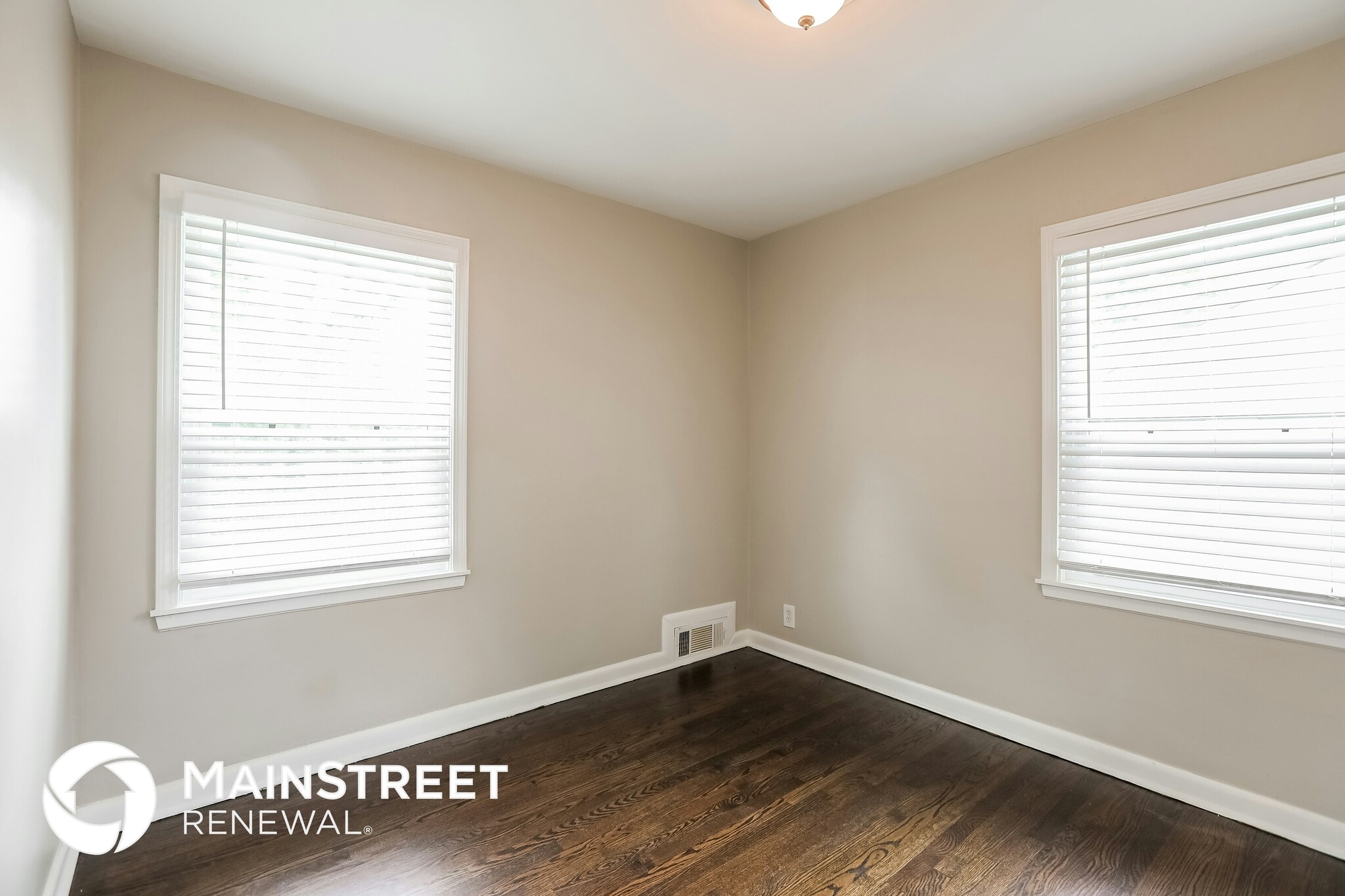 Building Photo - 3101 NE 56th St