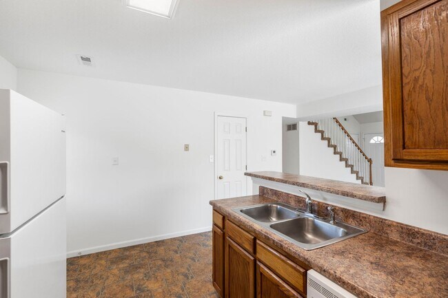 Building Photo - 5001-5003 Betty Jean Way