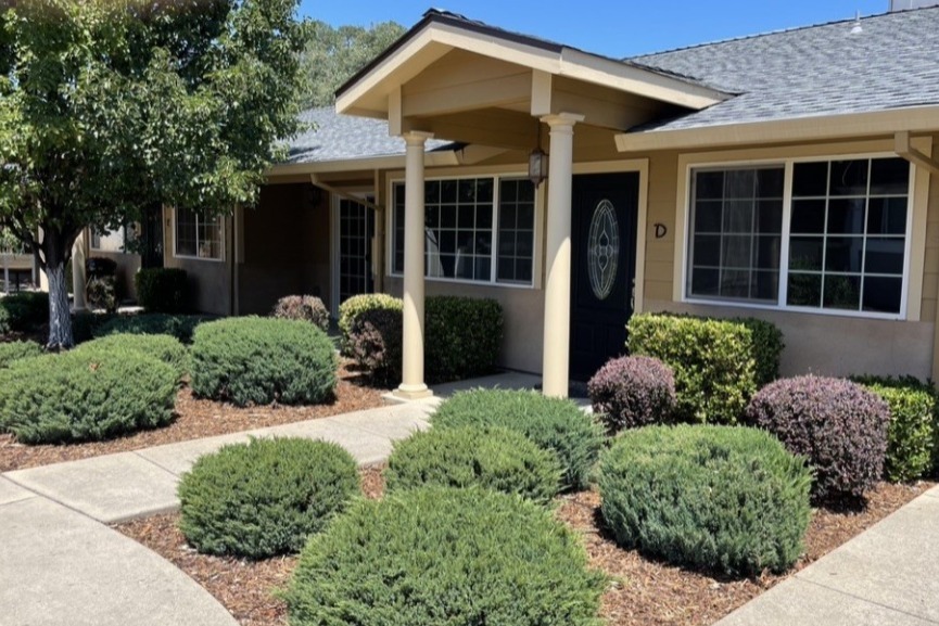 Beautiful Entry way - Response Property Management