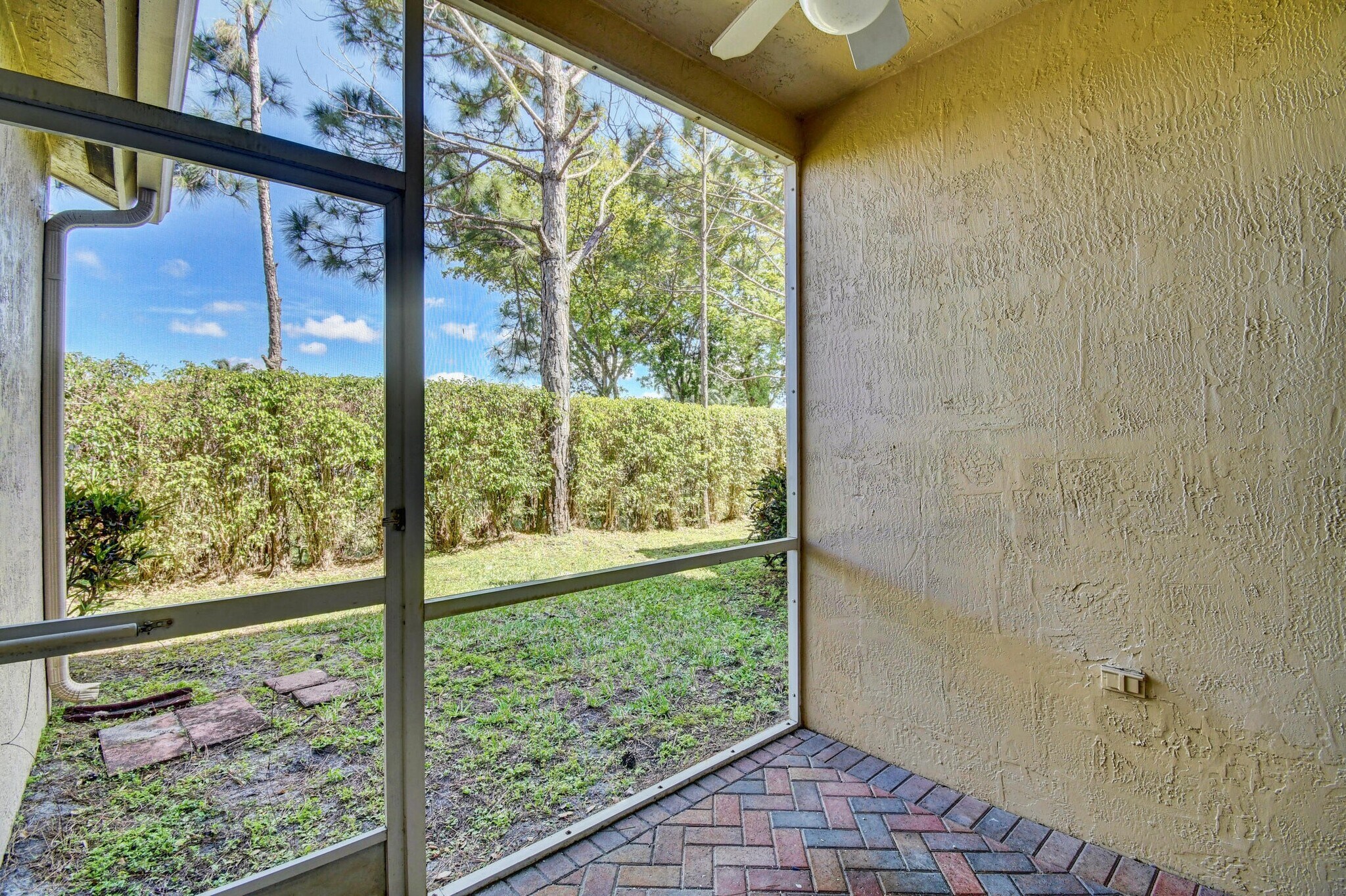 Building Photo - 6414 Park Lake Cir