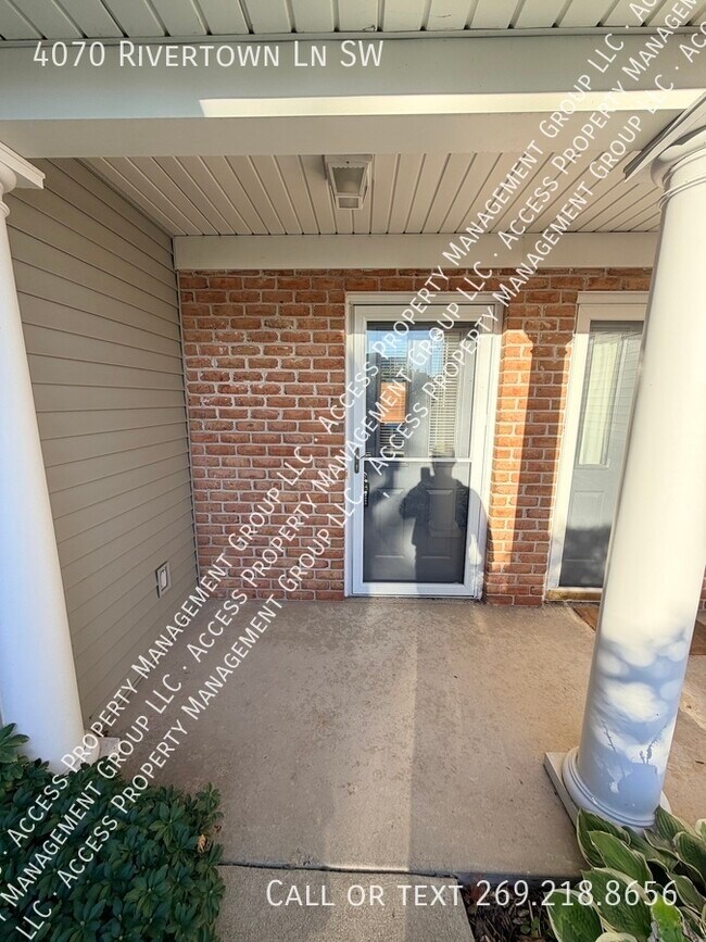 Building Photo - 4070 Rivertown Ln SW