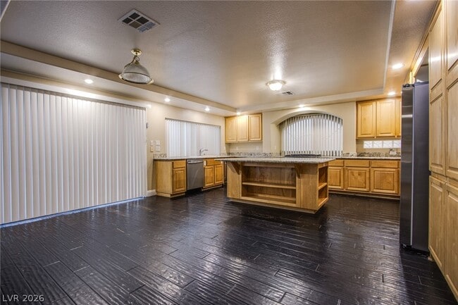 Building Photo - 6637 Coronado Palms Ave