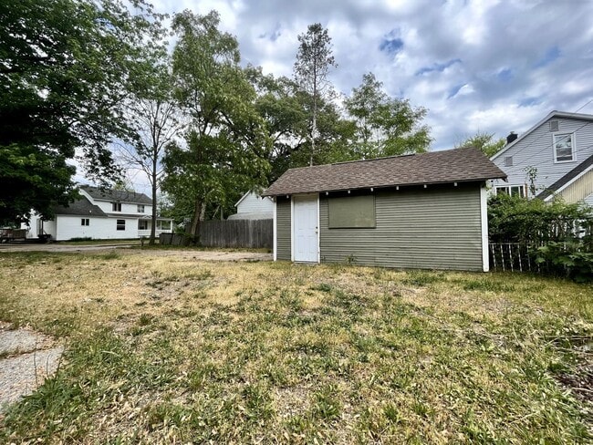 Building Photo - Two Bedroom Home in Muskegon
