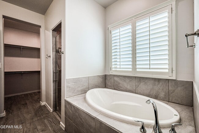 Building Photo - 12616 Brixton Ave