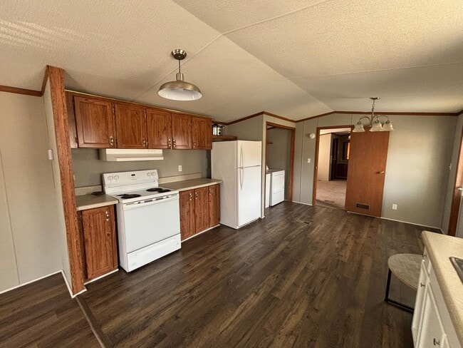 Building Photo - 2 Bed 2 Bath Mobile Home