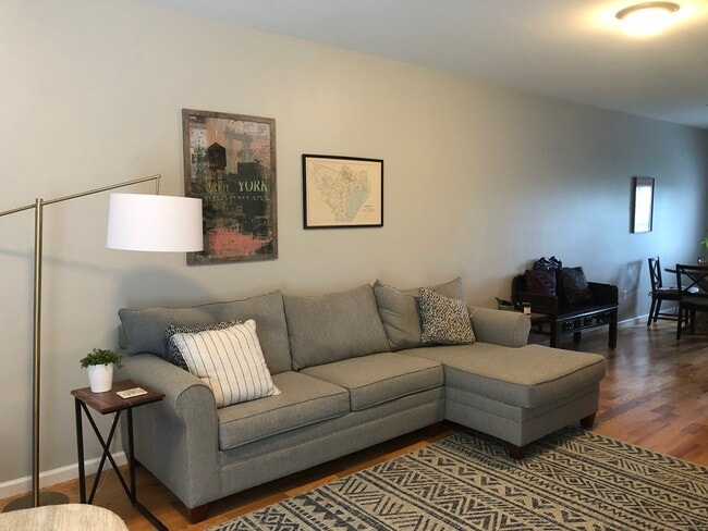 Building Photo - 132 Sheldon Terrace