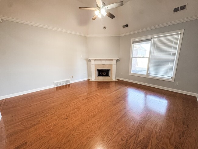 Building Photo - 472 Hunters Mill Cove