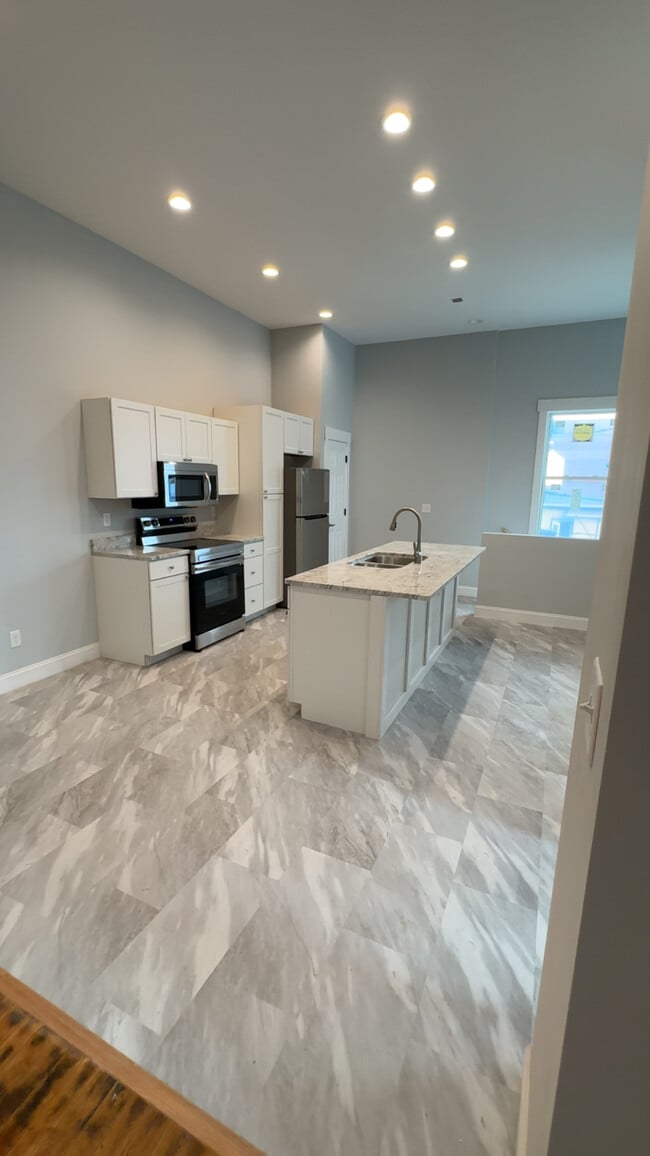 Building Photo - Downtown Rental Units