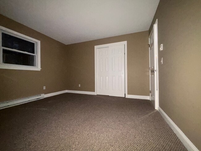 Building Photo - 4 Deer St