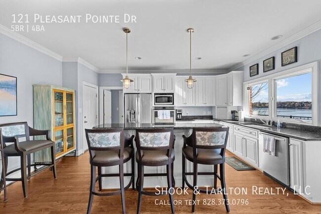 Building Photo - 121 Pleasant Point Dr