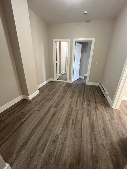 Building Photo - 856 S 16th St