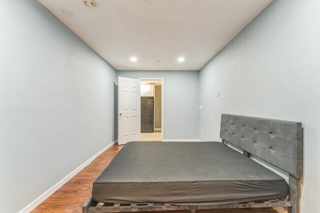 Building Photo - 465 Rio Grande Ln