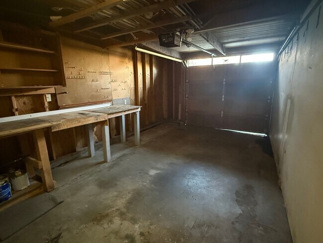 Building Photo - GOEL GUPTA