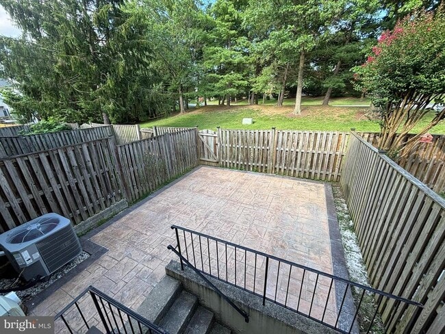 Building Photo - 6149 Joust Ln