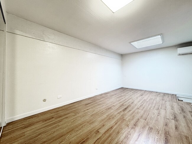 Building Photo - Pet Friendly Hawaii Kai Townhouse with A/C