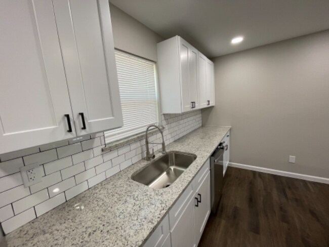 Building Photo - 1632 Best Blvd