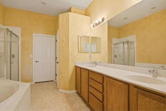 Building Photo - 1405 Ridge Terrace