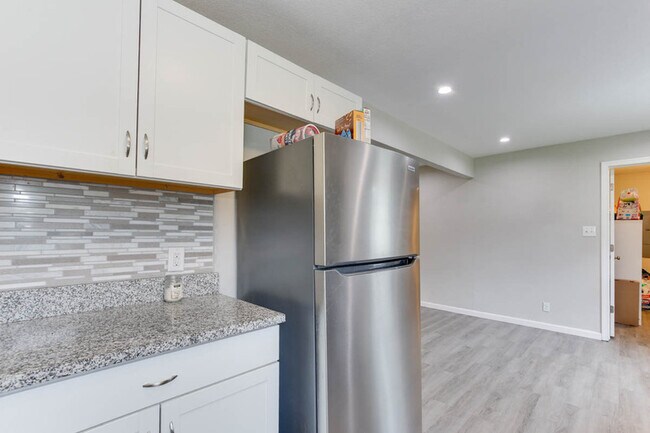 Building Photo - 1011 Robinson Rd