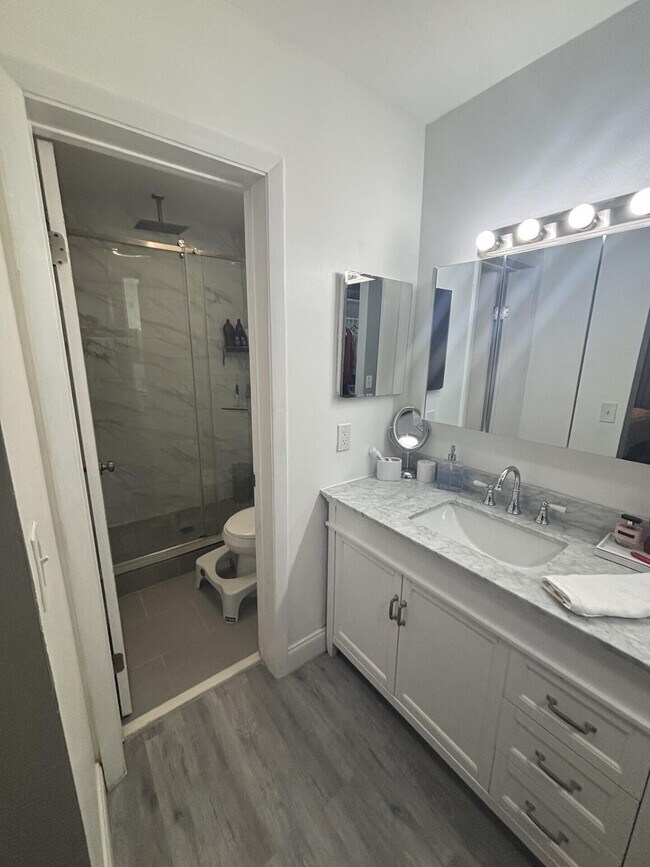 Building Photo - 3751 Cocoplum Cir