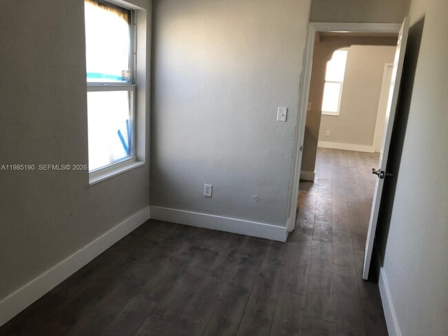 Building Photo - 1700 NW 22nd Ct