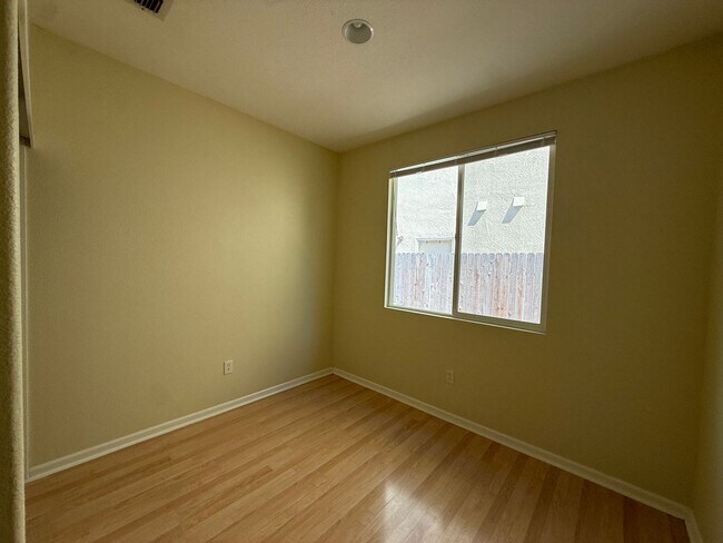 Building Photo - 9416 Trolio Way
