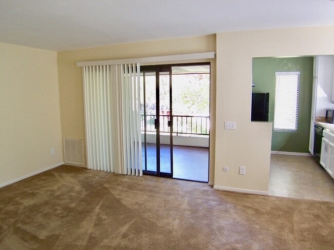 Building Photo - Delightful Upper Unit Mira Mesa Condo Loca...