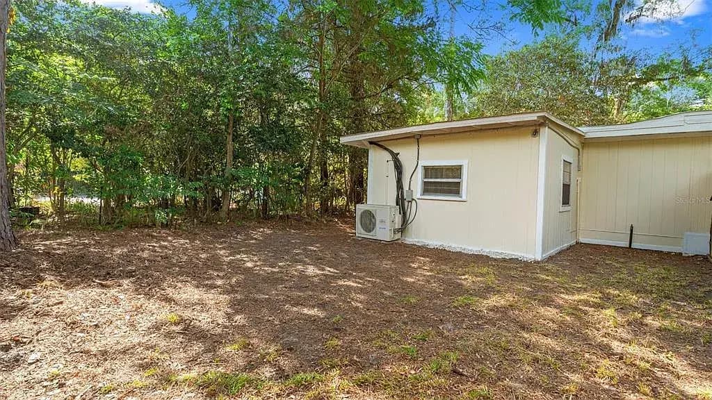 Back of Unit B - 904 NW 14th Ave