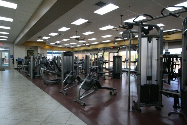 Building Photo - 2 bed w/den, 2 bath, 2 car single story house