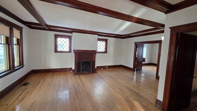 Building Photo - 46 Wachusett St