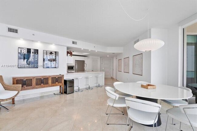 Building Photo - 200 Sunny Isles Blvd